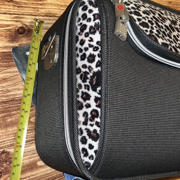 βοΈ π βοΈβ’ ππ American Uni x Travel vibes πππ - Picture 3 of 13